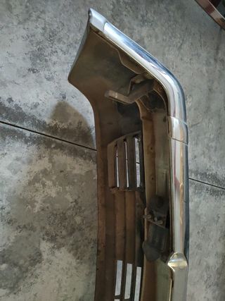 PARAGOLPES DELANTERO MERCEDES 300Se w126