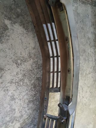 PARAGOLPES DELANTERO MERCEDES 300Se w126