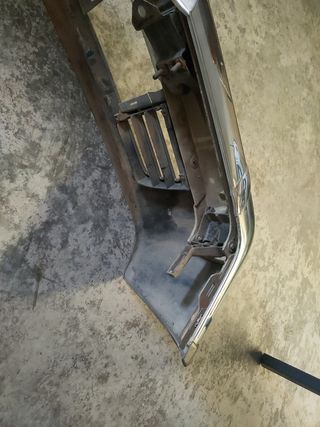 PARAGOLPES DELANTERO MERCEDES 300Se w126