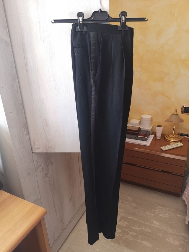 Completo elegante uomo