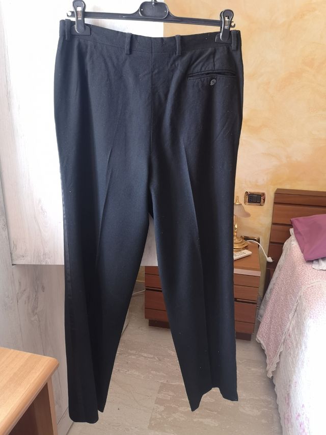 Completo elegante uomo