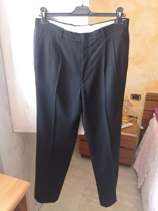 Completo elegante uomo