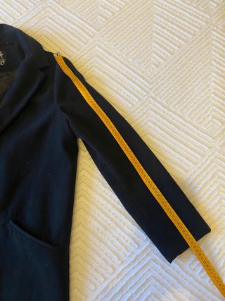 Abrigo negro de paño