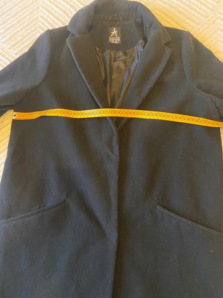 Abrigo negro de paño