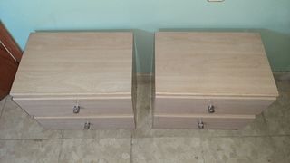 Cajoneras de color decapé claro