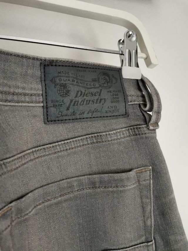 Tejanos DIESEL talla 31 sin estrenar