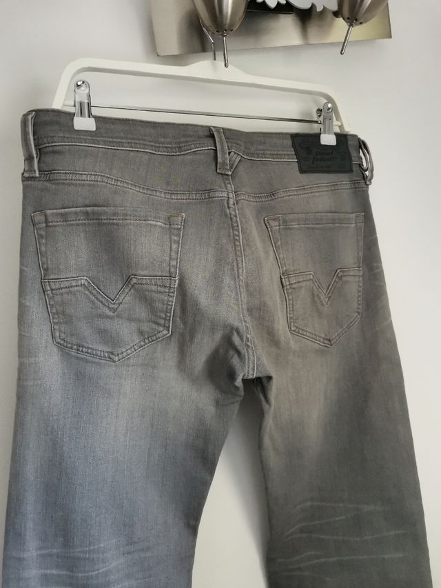 Tejanos DIESEL talla 31 sin estrenar