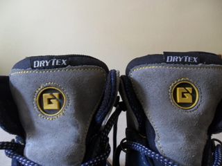 Botas de montaña/ senderismo. Nº 35