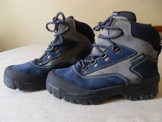 Botas de montaña/ senderismo. Nº 35