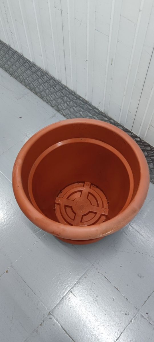 Maceta plástico grande