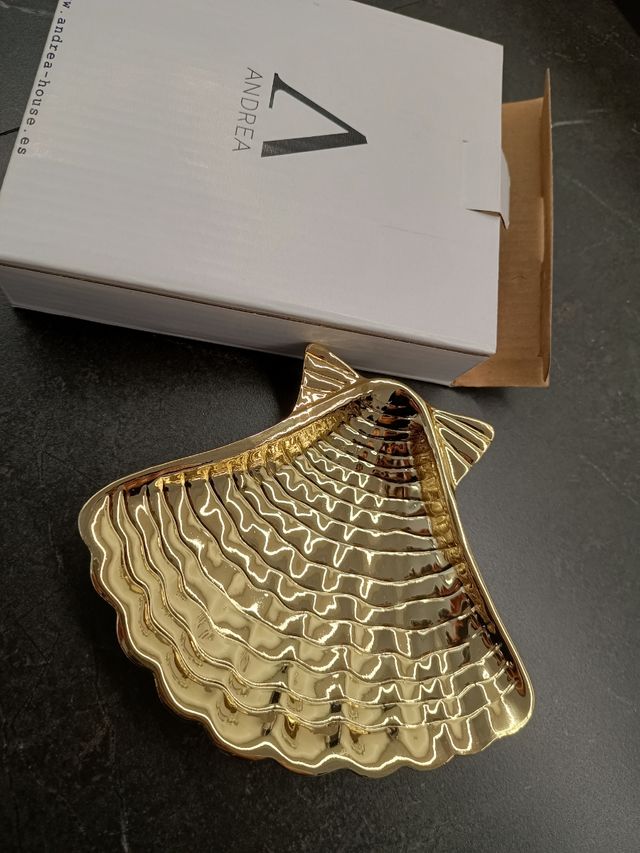 Bandeja pequeña concha dorada Andrea House