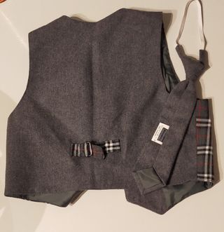 Colete e gravata cinza Menino