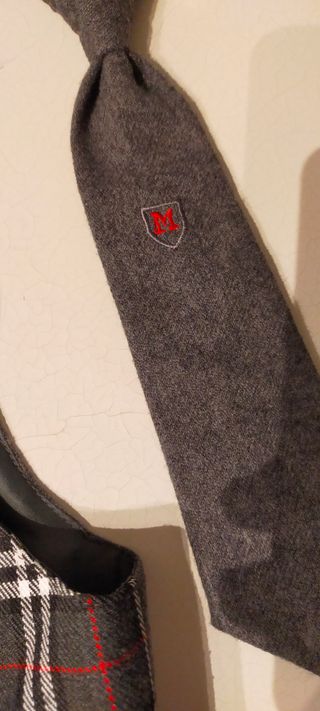 Colete e gravata cinza Menino