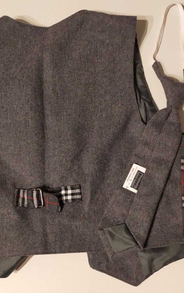 Colete e gravata cinza Menino