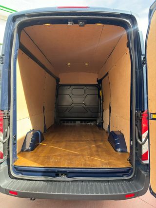 ALQUILER DE FURGONETA GRANDE 14M3