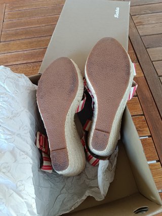 Sandalias cuña esparto rojas y blancas
