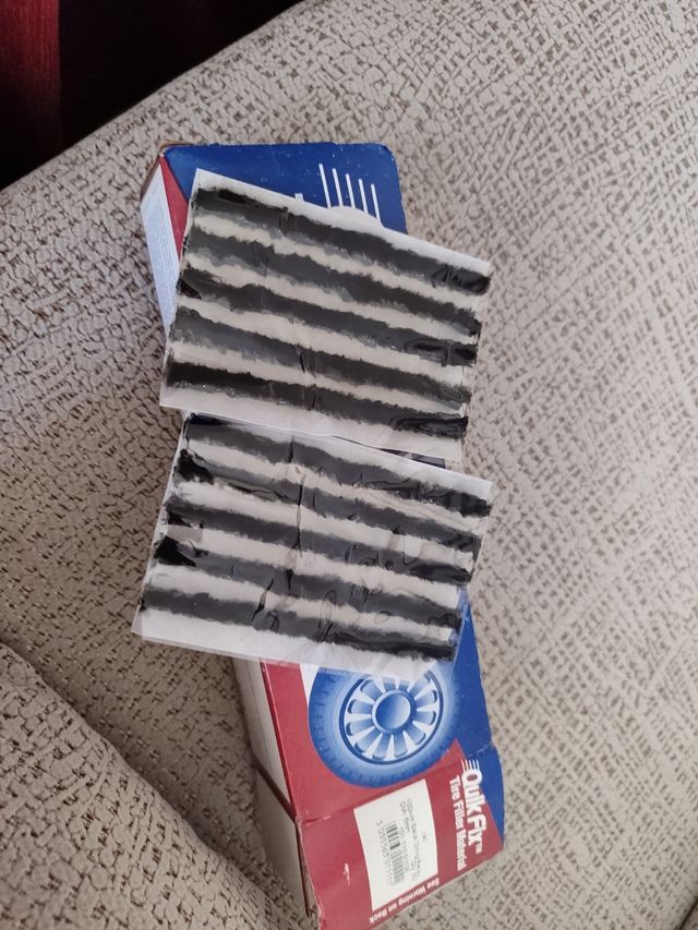 Caja de Tiras repara pinchazos