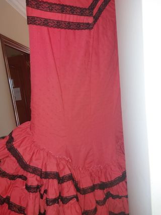 Trajes y falda flamenca