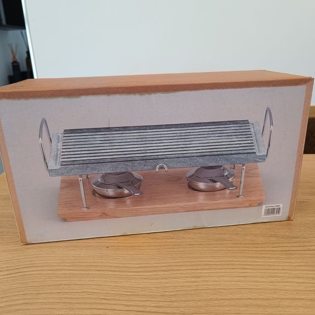 Pietra ollare griglia con la base in legno