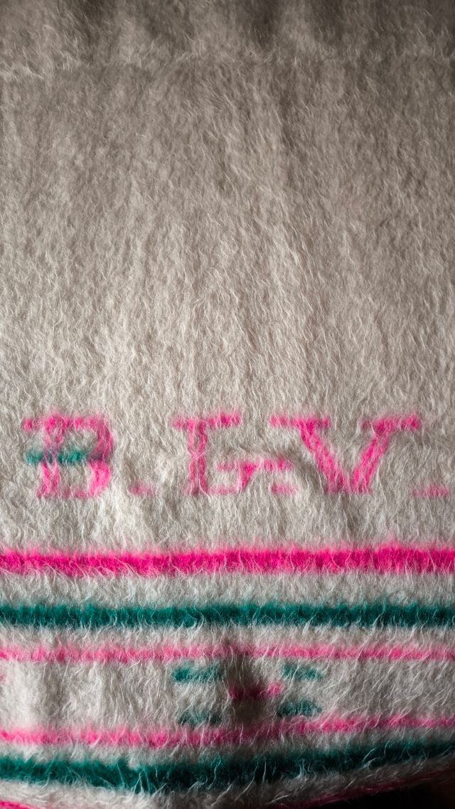 Manta artesanal de lana pura de oveja 100