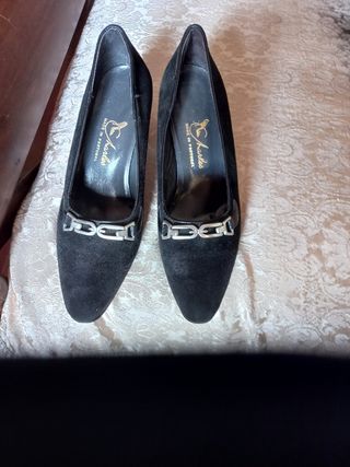 Sapatos praticamente novos ou com pouco