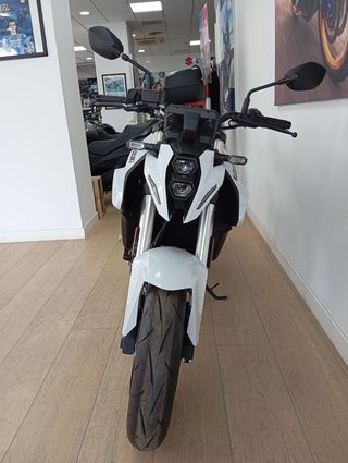 Suzuki GSX 8S BLANCA 35kw A2