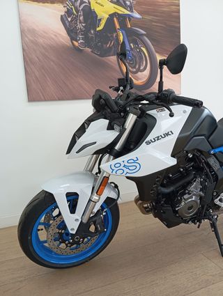 Suzuki GSX 8S BLANCA 35kw A2