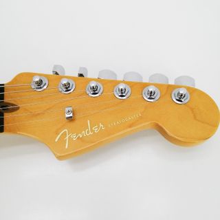 Guitarra Fender American Ultra Stratocaster HSS