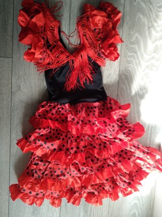 Trajes y accesorios de Sevillana