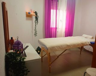 Carmen. Quiromasajista.