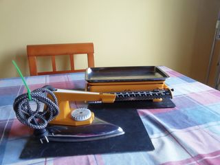Plancha a 220 w y báscula vintage