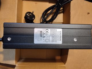 Cargador baterías 24 voltios