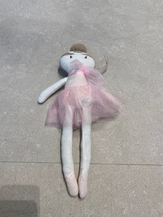 set para dormir: cojín cefaloplágia dudu y muñeca