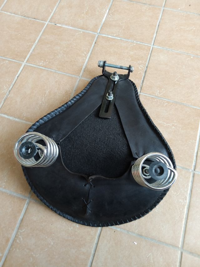 Sella a molle artigianale Harley Davidson