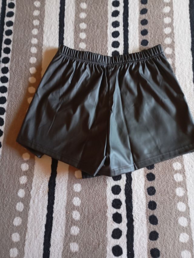 Pantalones de cuero cortos