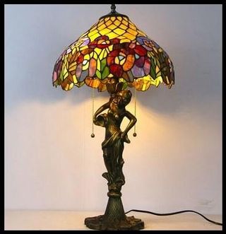 lampara Tiffany de sobremesa Modelo Sauvaje Dama