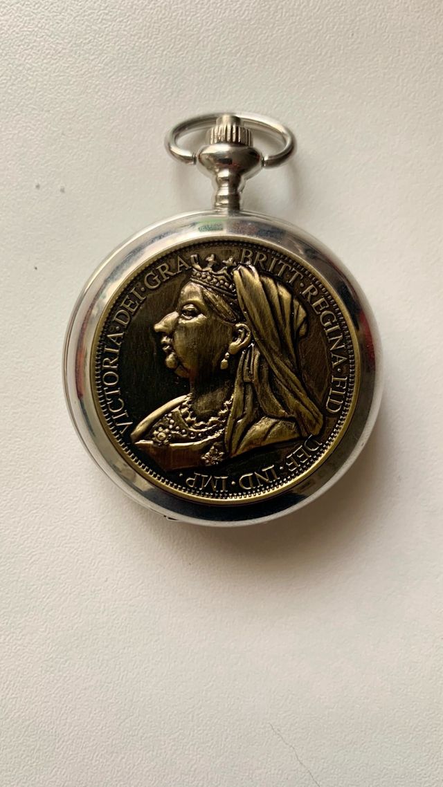 Reloj Reina Victoria