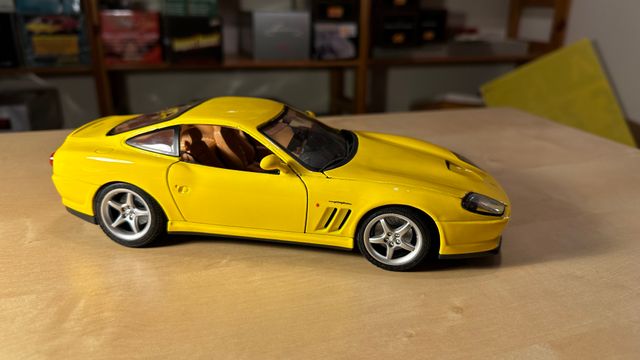 Ferrari 550 maranello escala 1:18