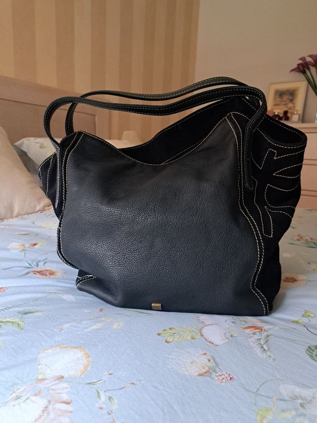 Bolso de piel negro