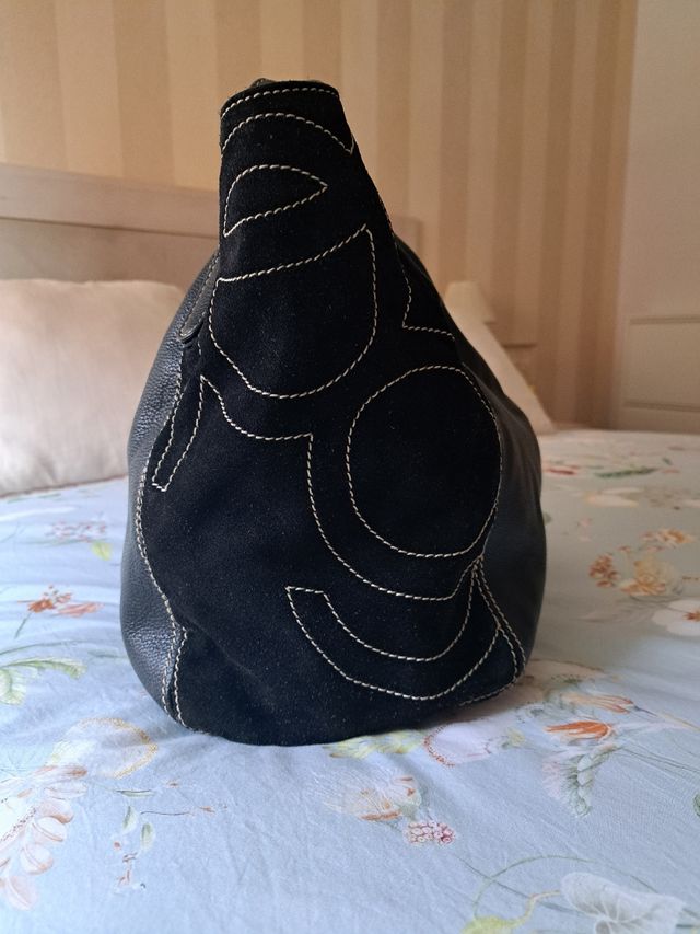 Bolso de piel negro