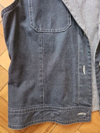 Chaleco marca Selvatgi. 