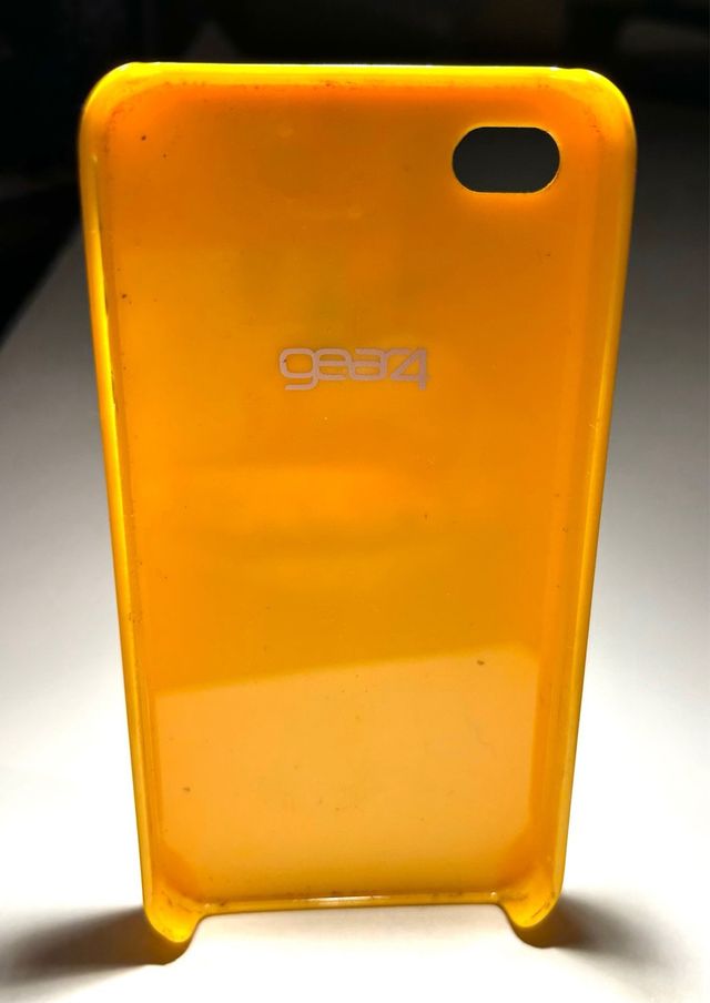 Cover Angry Birds per Iphone 4 GEAR4 giallo