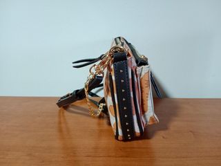 Bolso negro y marrón