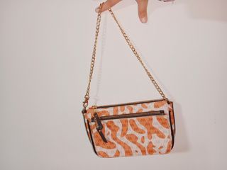 Bolso negro y marrón