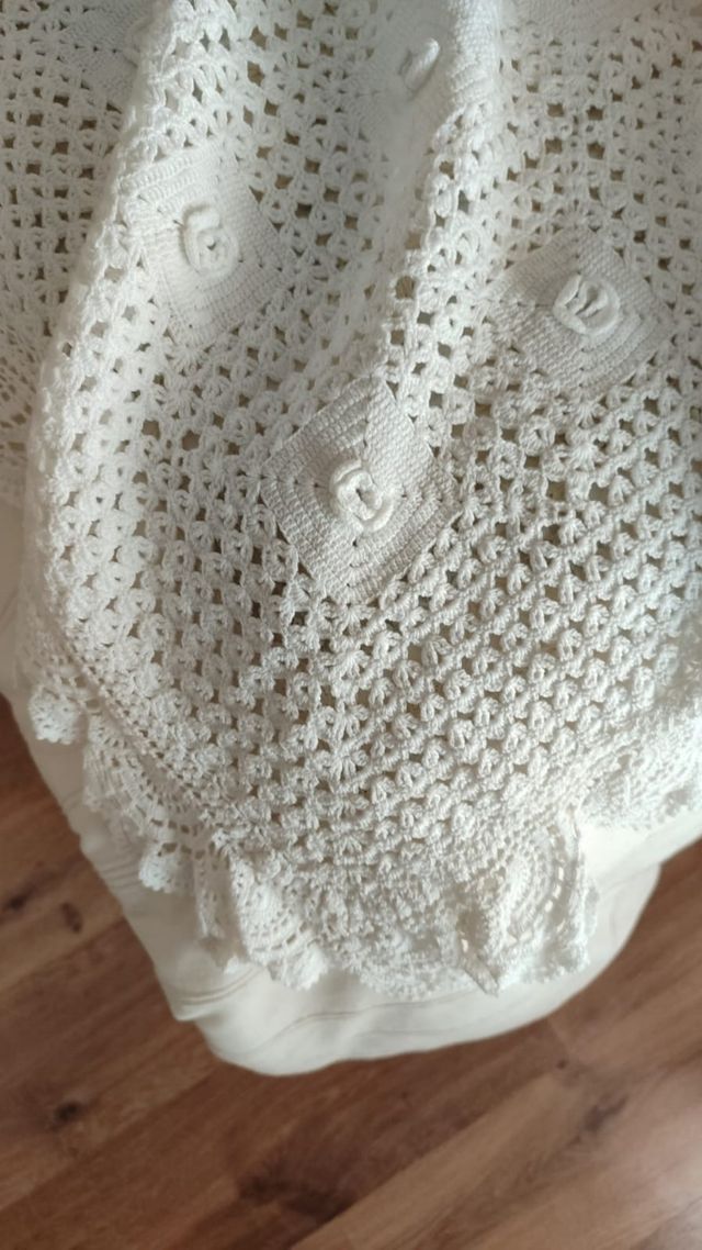 Preciosa colcha de ganchillo