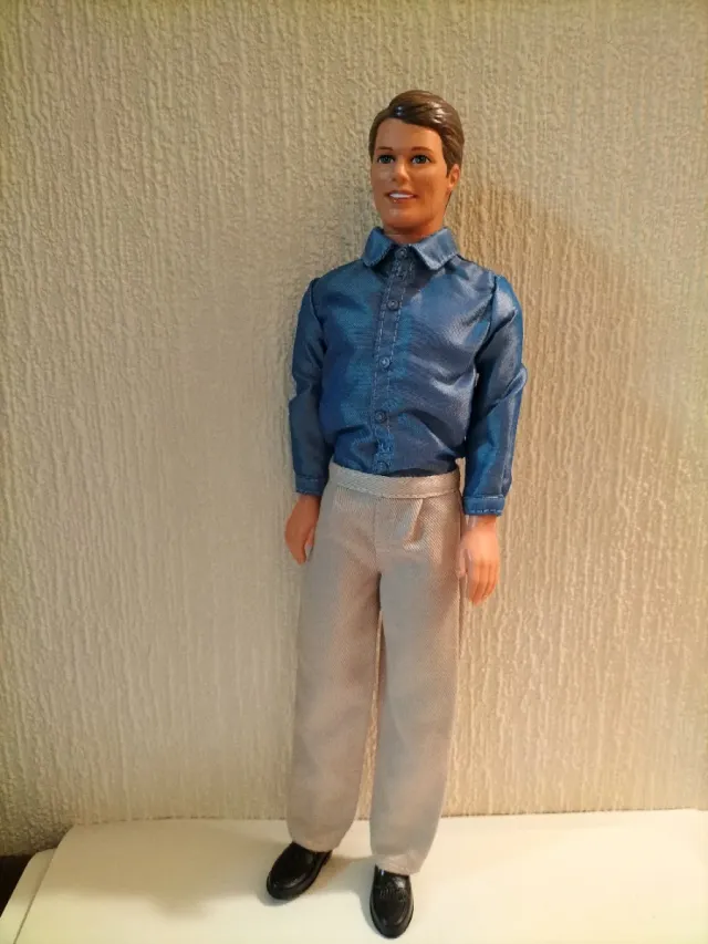 De Barbie, Ken antiguos con trajes Fashion