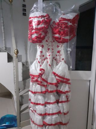 Traje gitana blanco y rojo