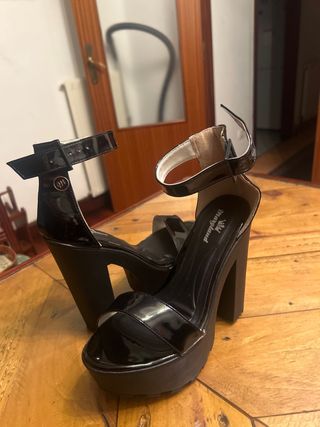 Sandália tacones alto d brasil 