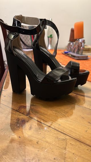Sandália tacones alto d brasil 