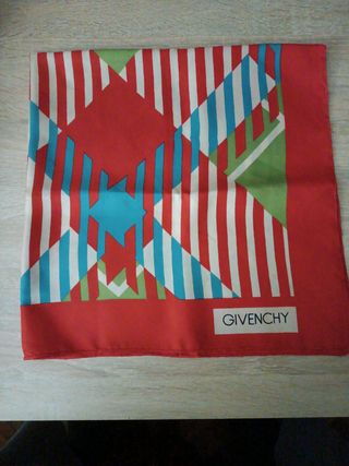 Lote dos pañuelos Givenchy